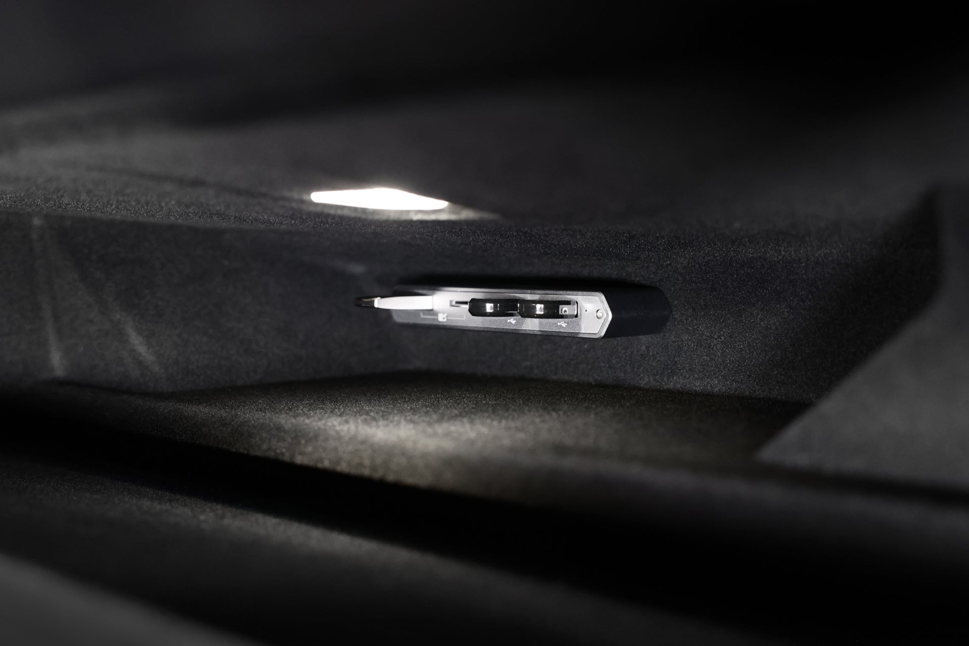 JOWUA Tesla雙用儲存HUB (讀卡器 & 原廠 USB) (Model S/X/Model 3煥新版 2024+/Cybertruck)