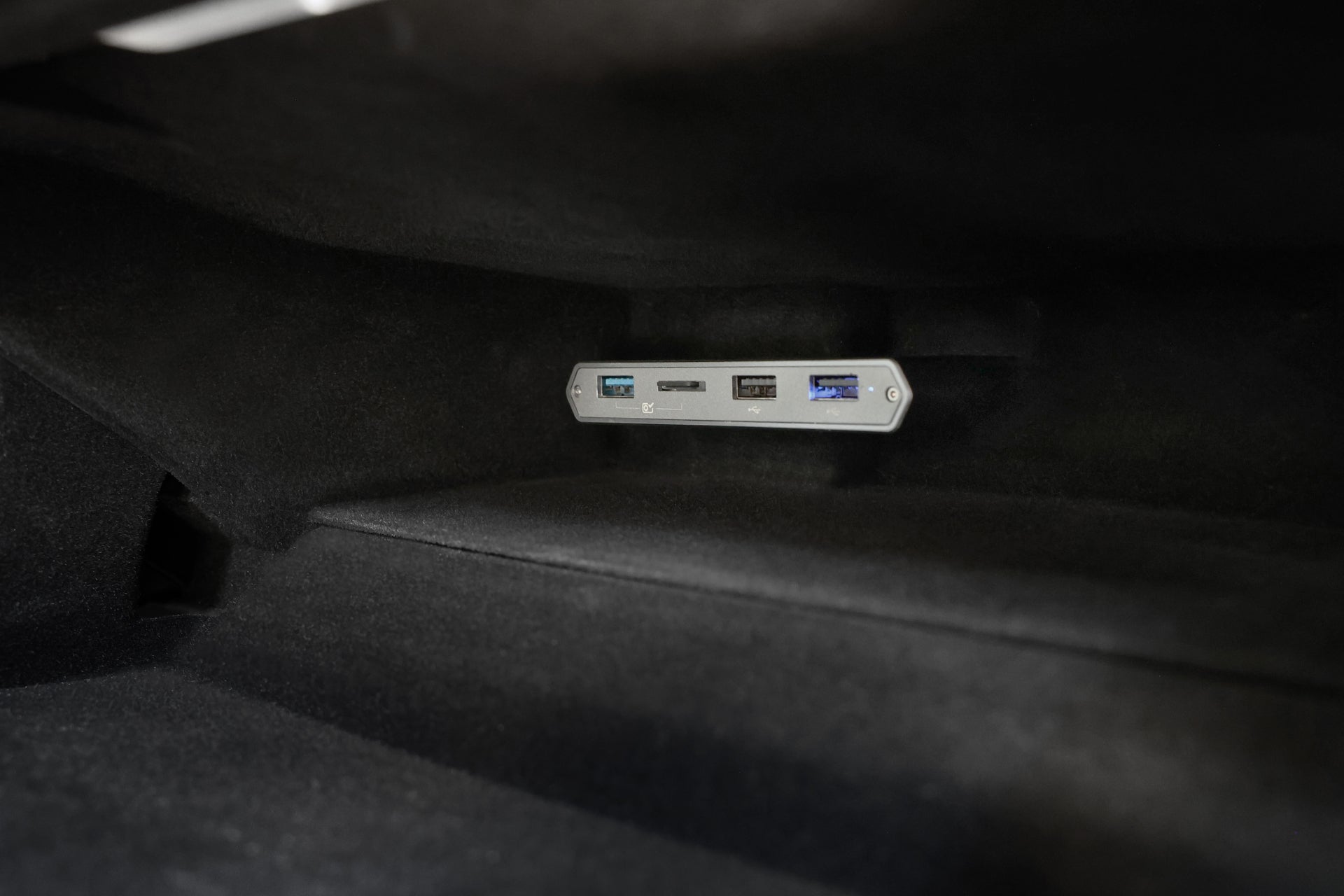 JOWUA Tesla雙用儲存HUB (讀卡器 & 原廠 USB) (Model S/X/Model 3煥新版 2024+/Cybertruck)