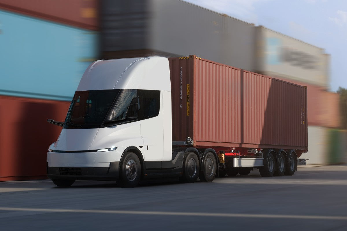 Tesla Semi 進軍歐洲：續航表現不俗，載重能力更亮眼